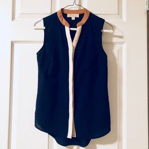 Olive & Oak navy XS sleeveless button-up blouse